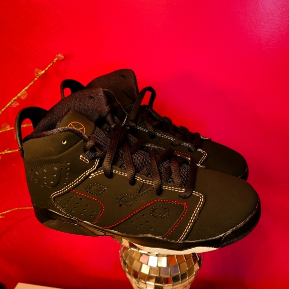 Shoes - Picture 2 of 3